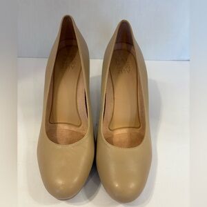 Naturalizer beige leather heels shoes size 10 M
